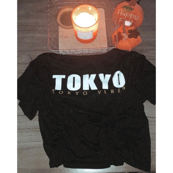Cropped Tokyo Tee - Picture 2 of 2